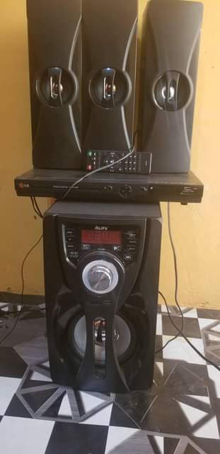 A picture of Allipu woofer and LG DvD