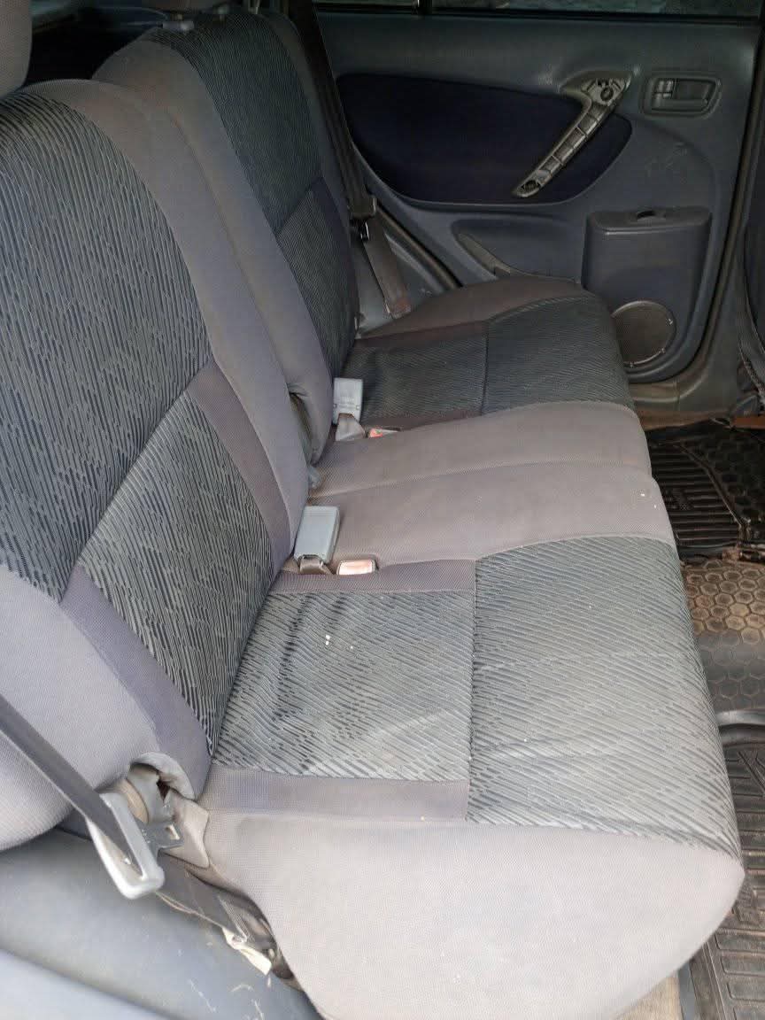 A picture of 2003 Toyota rav4