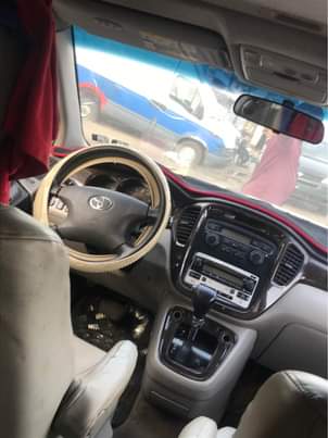 A picture of 2006 Toyota Highlander Buy and drive Ac chilling Engine sound