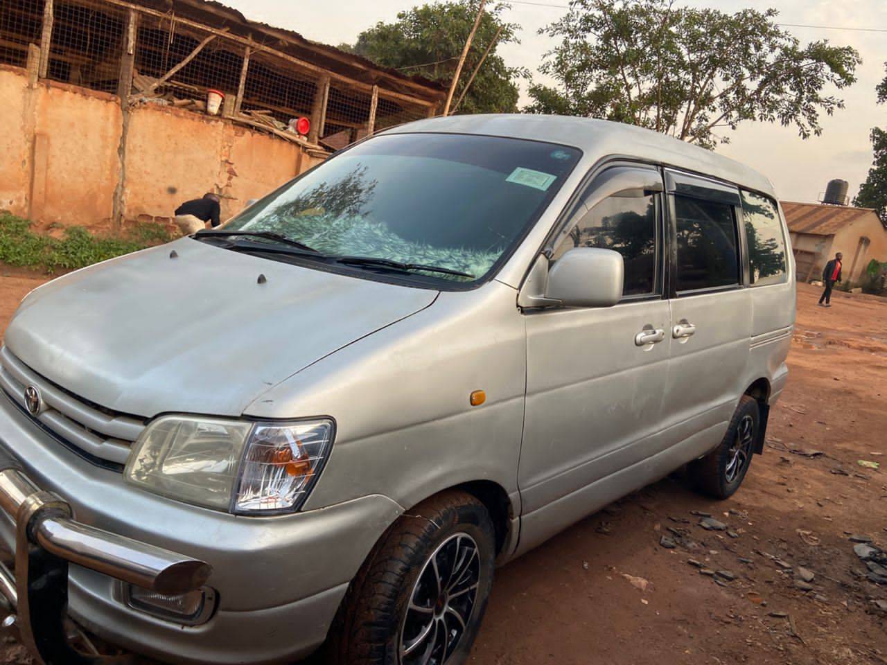 used toyota noah