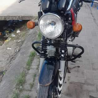 A picture of Boxer 125