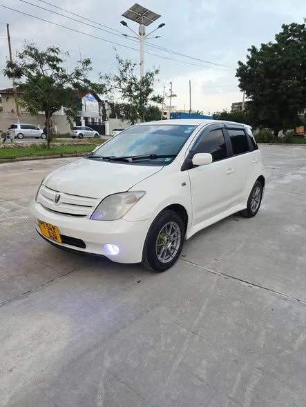 A picture of TOYOTA IST DJW CC 1490 MWAKA 2003 4 FULL AC