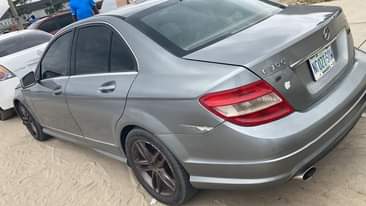 A picture of 2010 model Mercedes Benz 5.8 million first body engine gear