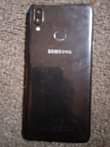 A picture of Samsung A10s kipengele n crake upande wa juu hazina madhara