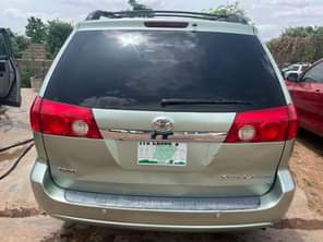 A picture of Sienna 2008 model full option limited edition 6m Call 08103011026