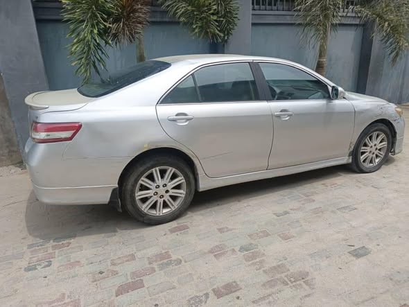 A picture of 08 V6 Camry muscle