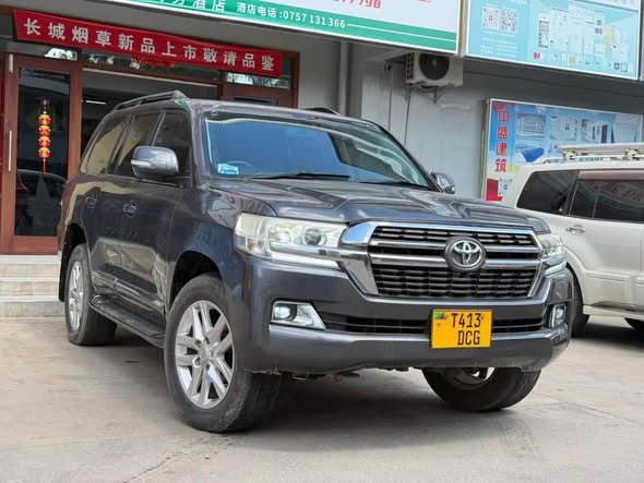 A picture of Landcruiser 200 Model V8 Year 2008 Engine 1vd Cc 4461