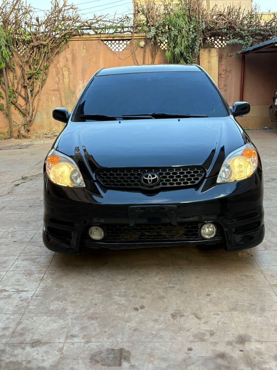 A picture of 2004 Toyota matrix