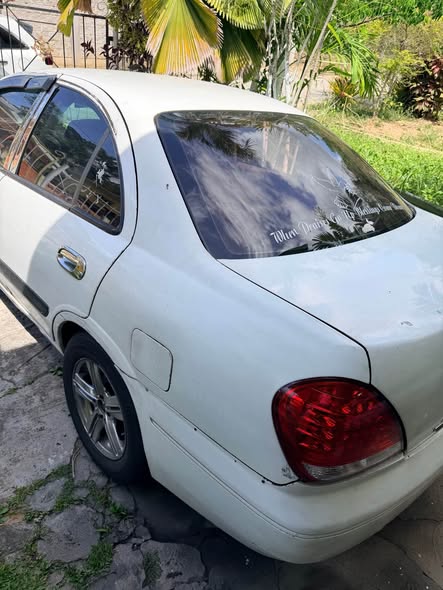 nissan almera