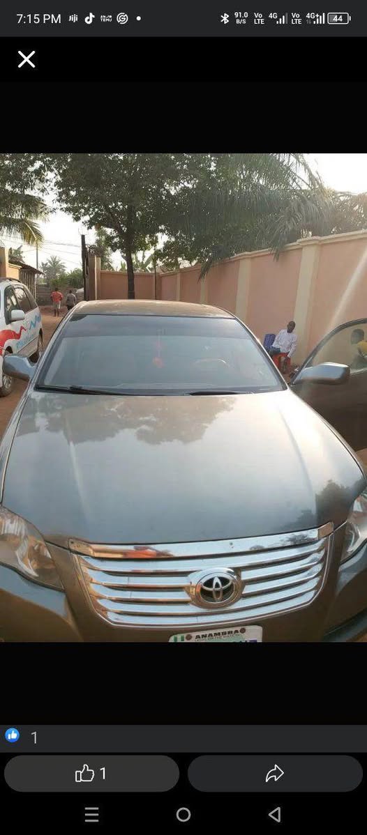 A picture of 2006 Toyota avalon