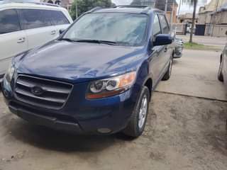 A picture of Hyundia santa fe 2008 registered