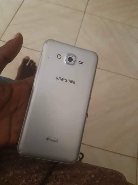 A picture of Samsung J7pro
