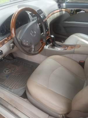 A picture of Benz E350 2006