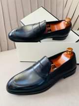 A picture of Shoes