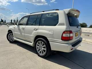 A picture of Land cruiser 100 series Clean as new No mechanical fault