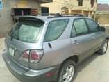 A picture of 2003 lexus rx300 sharp in and out engine gear perfect