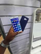 A picture of SAMSUNG A7