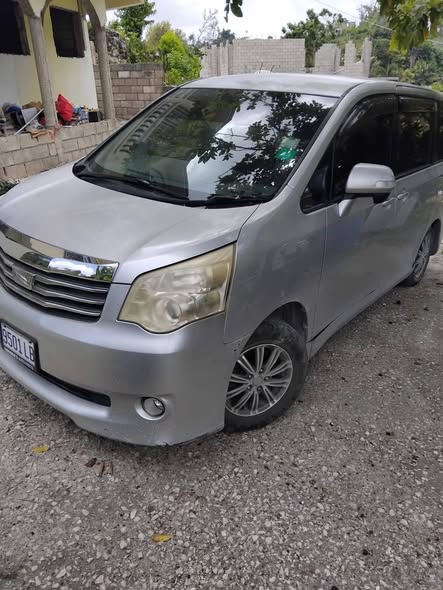 used toyota noah