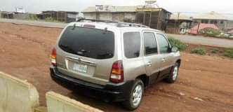 A picture of Mazda tribute very clean and sharp