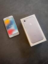 A picture of IPhone 7 gb32
