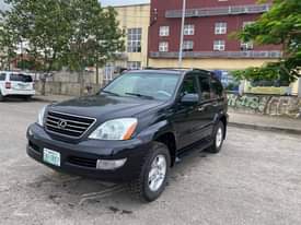 A picture of 2005 LEXUS GX470