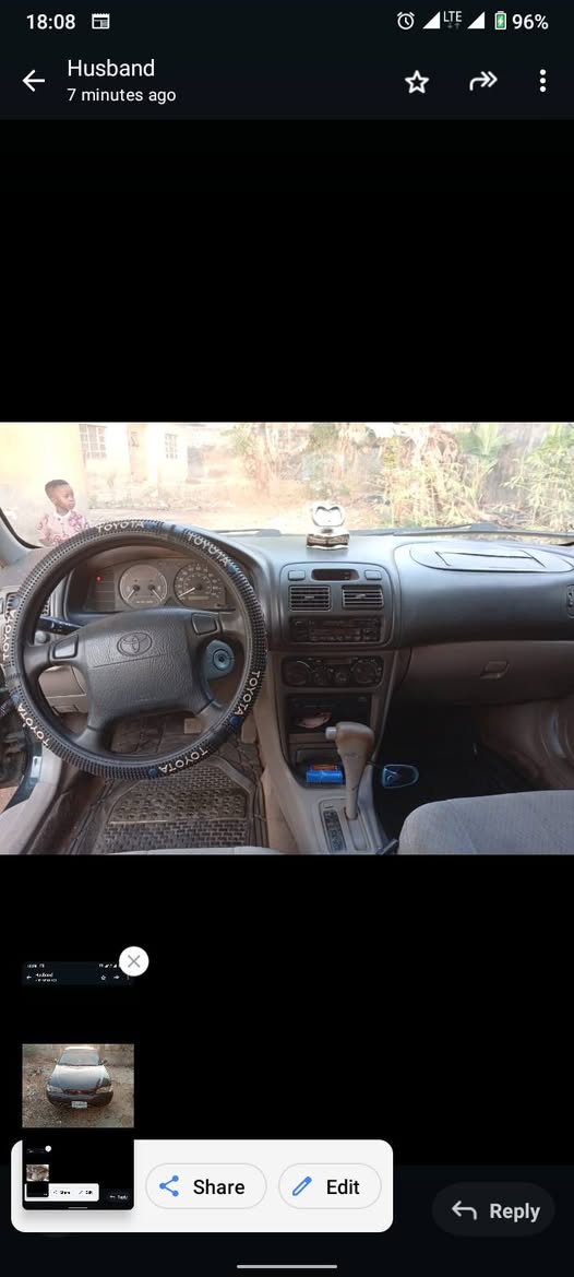 A picture of Toyota Corolla okerejuowoe automatic gear transmission very neat and clean