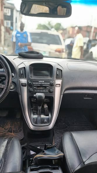 A picture of RX 300 2002 model ileya Bonanza money needed now price