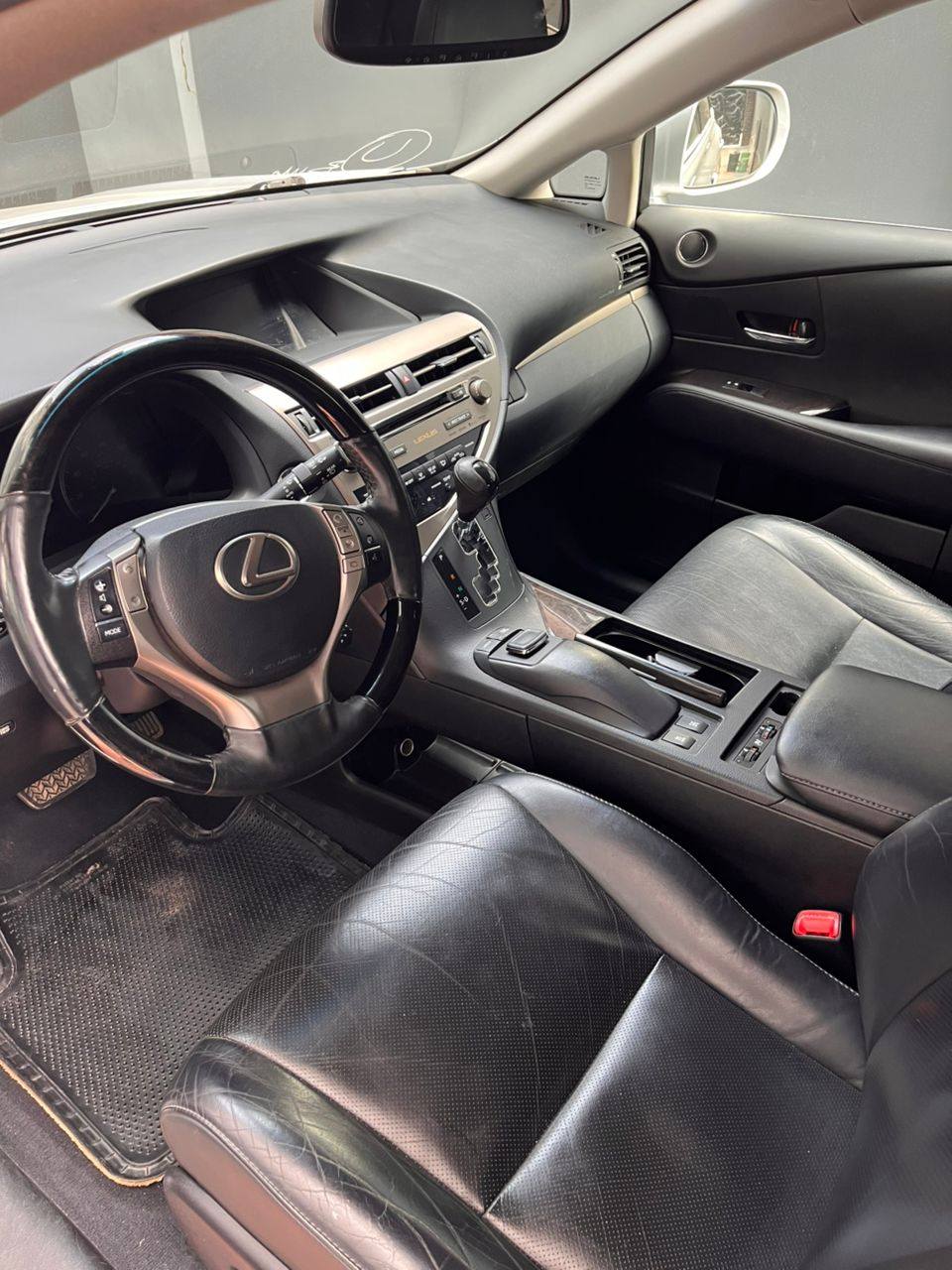 A picture of Very sharp Tokunbo 2016 RX350 lexus