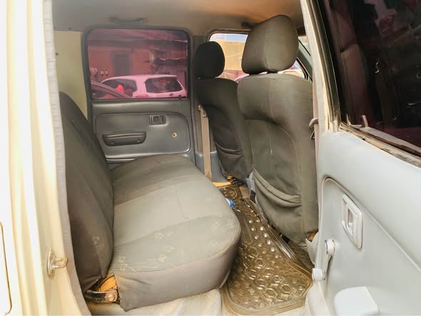 A picture of TOYOTA HILLUX