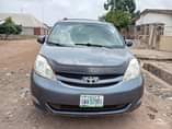 A picture of SIENNA 07 Price 2 750m PRICE NOT NEGOTIABLE Dm or