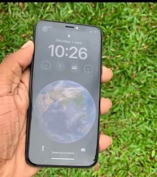 A picture of Iphone X 64gb Face id 310 000