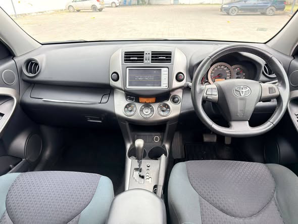 A picture of Price 42 500 000 2557 69617116 Toyota vanguard Model 2010