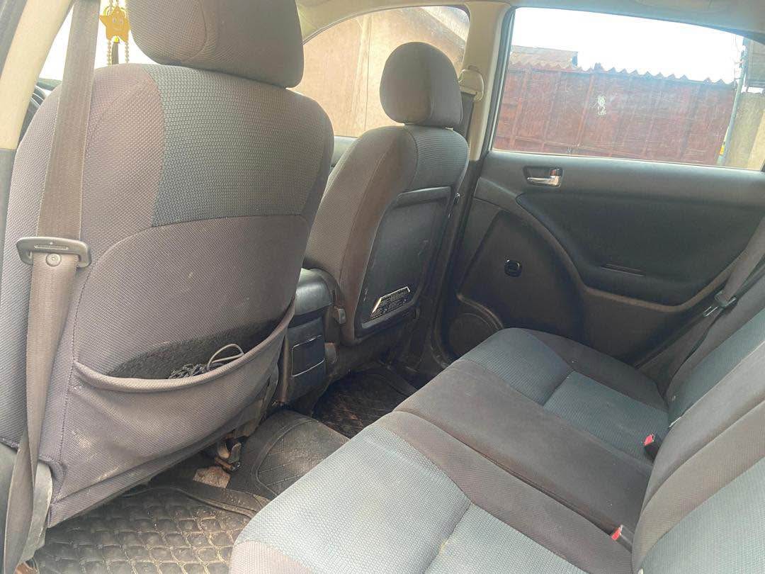 A picture of 2005 Toyota matrix Nigeria use