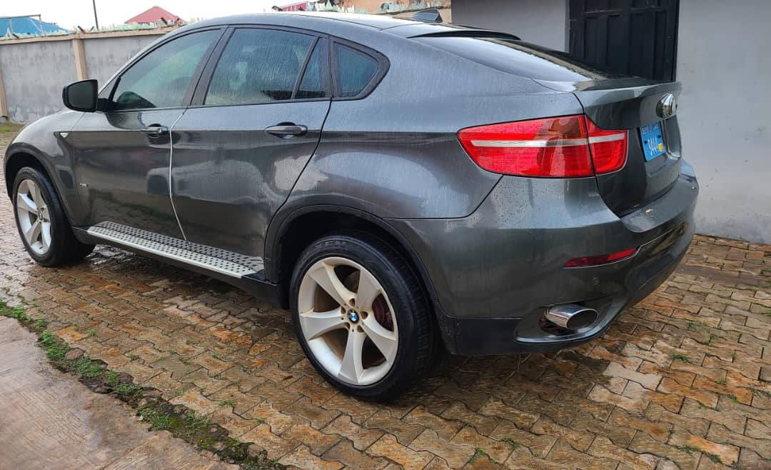 A picture of Unregistered SUV BMW X6