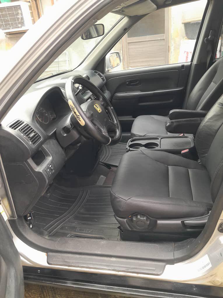 A picture of URGENT MONEY NEEDED PURE FIRST BODY HONDA CRV EXTREMELY CLEAN