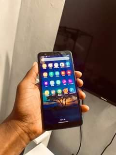 A picture of samsung A7 128GB