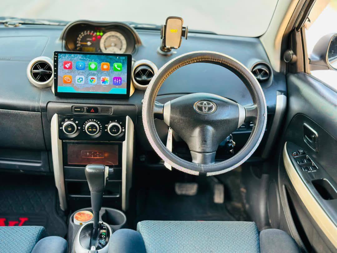 A picture of TOYOTA IST