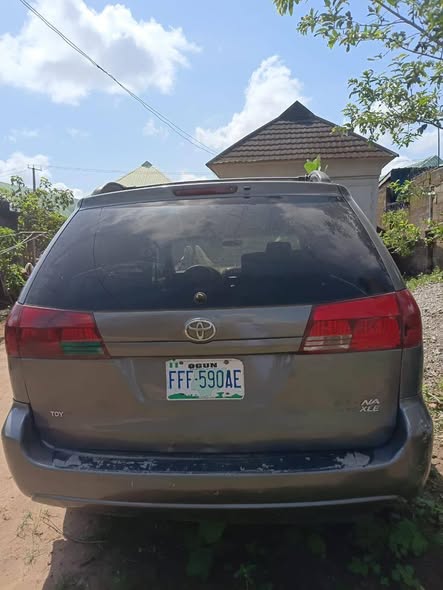 A picture of Toyota Sienna