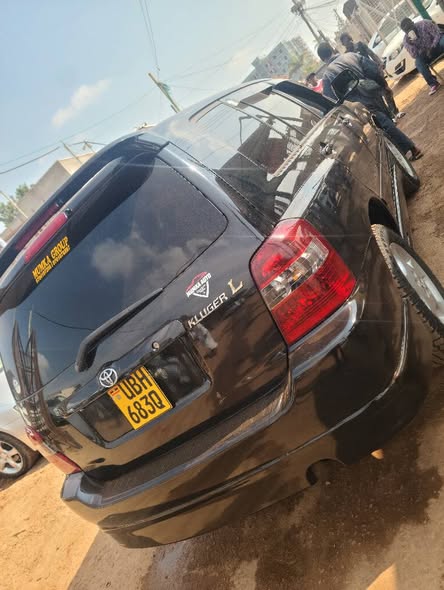A picture of Toyota Kulger 2006 7 Seater