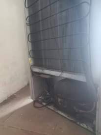 A picture of FRIJI YA BOSS BEI 270K KIPENGELE LABA YA MLANGO HAUFUNGI