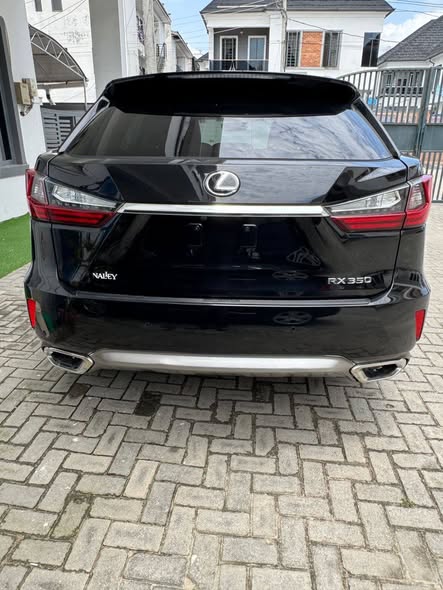 A picture of Lexus RX 350