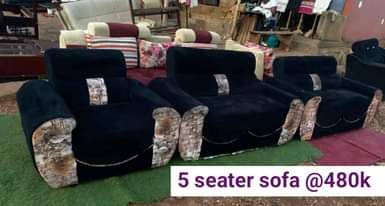 A picture of Xmass offers call or watsApp 0757366263 to order