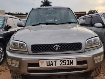 A picture of 1999 Toyota Rav4 super 2.0cc