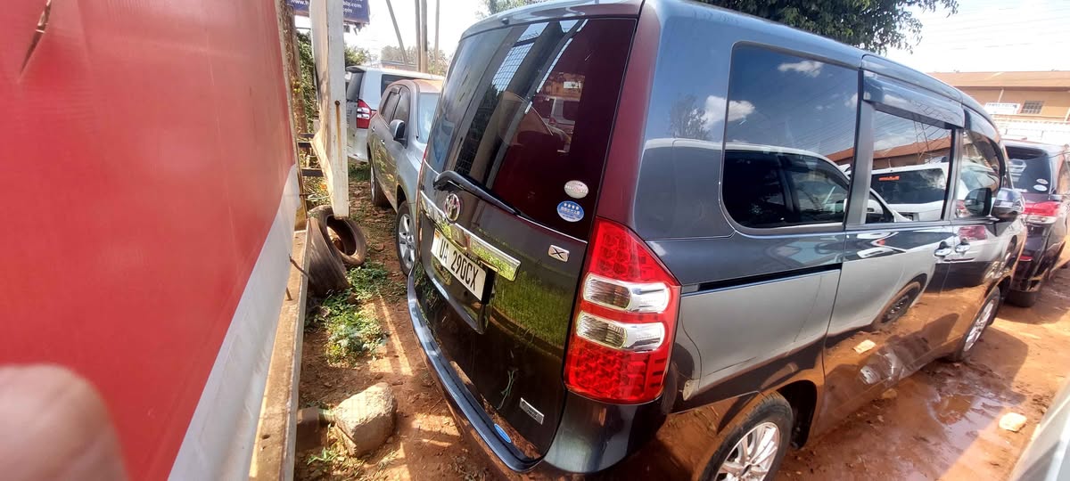 used toyota noah