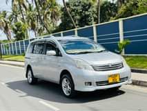 A picture of Toyota Isis 6 5m