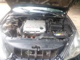 A picture of Lexus ES 330 Sound Engine and gear Neat interior Nearly
