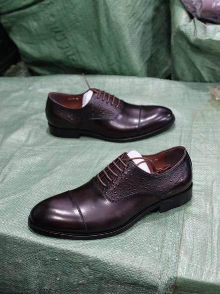 A picture of Men s shoes