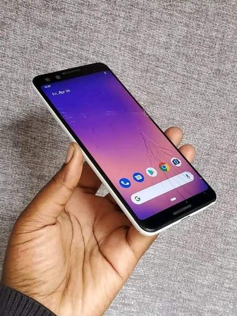 A picture of PIXEL 3 plain