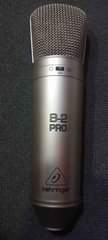 A picture of B2 pro Mic Condenser na Sound Card M Track