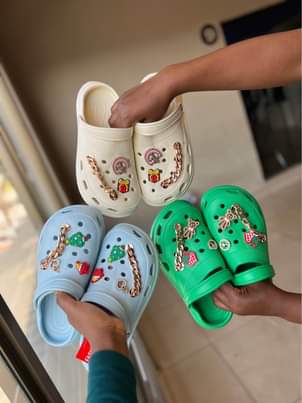 crocs